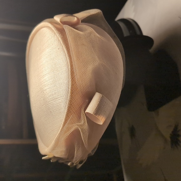 Vintage Wedding Fascinator - Picture 4 of 8